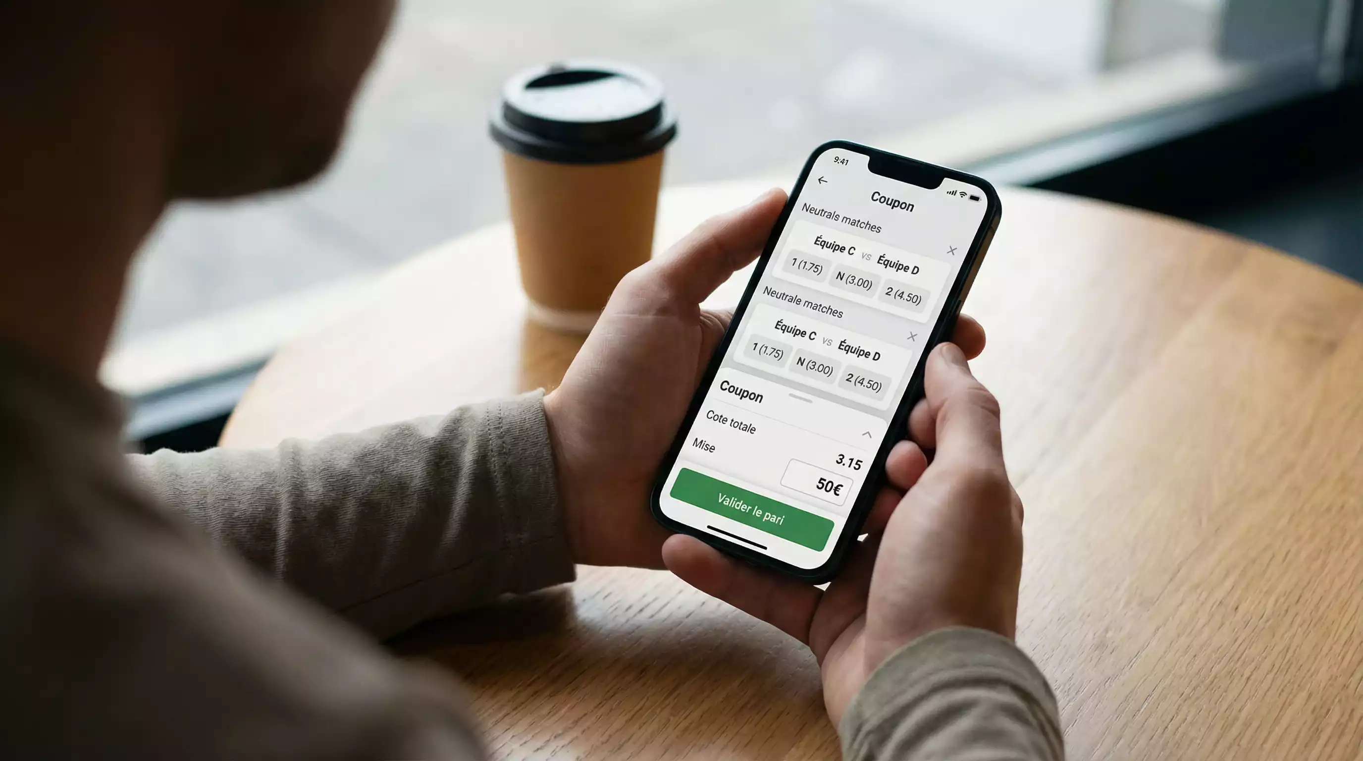 Écran de bookmaker affichant un coupon de pari football avec cotes 1N2 sur un match de Ligue 1